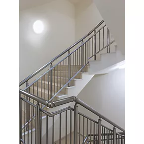 Luceco Sierra LED Bulkhead with Microwave Sensor White 15W 1200lm 7 Luceco Sierra LED Bulkhead with Microwave Sensor White 15W 1200lm - Image 5